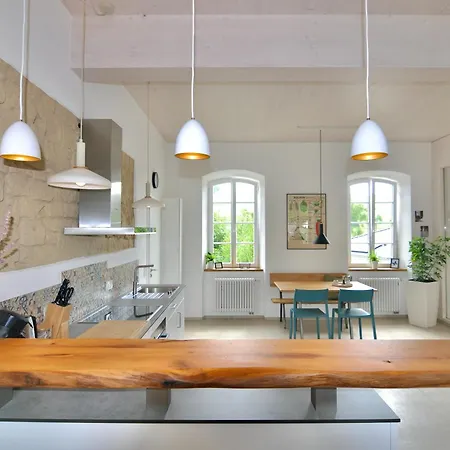 Alte Schule Mit Moderner - Lesestube