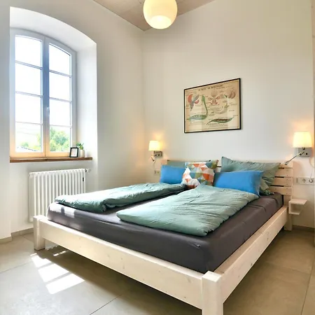 Alte Schule Mit Moderner - Lesestube