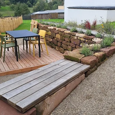 Alte Schule Mit Moderner - Lesestube * Baustert