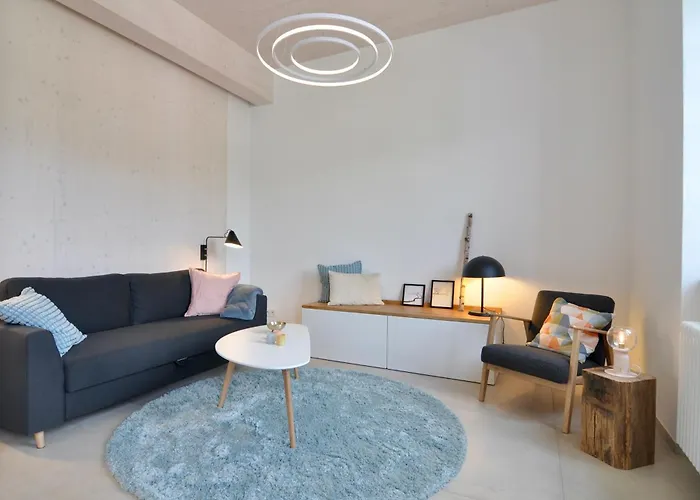 Alte Schule Mit Moderner - Lesestube *