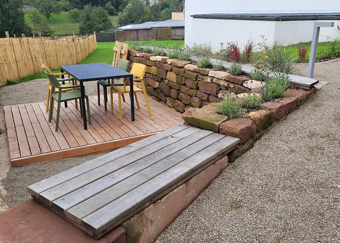 Alte Schule Mit Moderner - Lesestube * Baustert