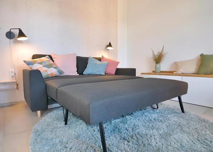 Alte Schule Mit Moderner - Lesestube * Baustert